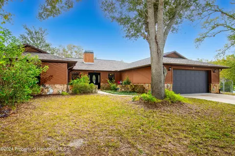 8372 Pinewood Ave, Brooksville, FL 34613