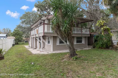 11945 Wanda Ave, New Port Richey, FL 34654