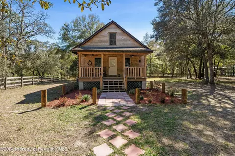 34818 Power Line Rd, Dade City, FL 33523