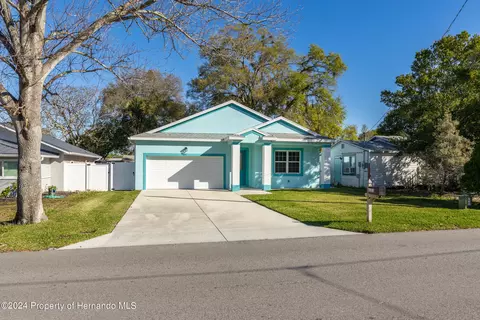 6101 Illinois Ave, New Port Richey, FL 34653