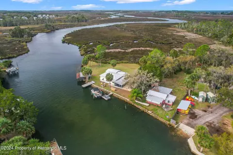 8064 Marys Fish Camp Rd, Weeki Wachee, FL 34607