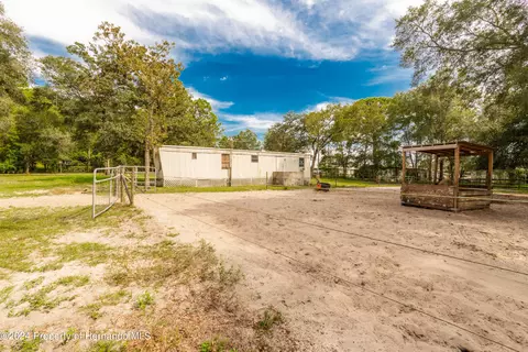 8018 B W Stevenson Rd, Brooksville, FL 34613