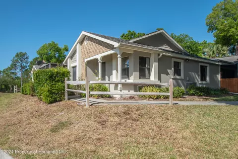 8172 Sturbridge Ct, Weeki Wachee, FL 34613