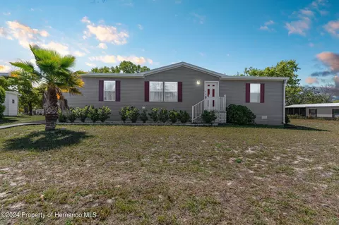 12282 Hallmark Ave, Brooksville, FL 34613