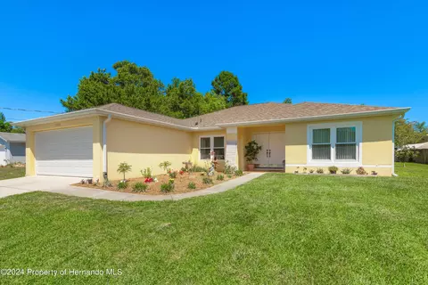 7102 Blackbird Ave, Weeki Wachee, FL 34613