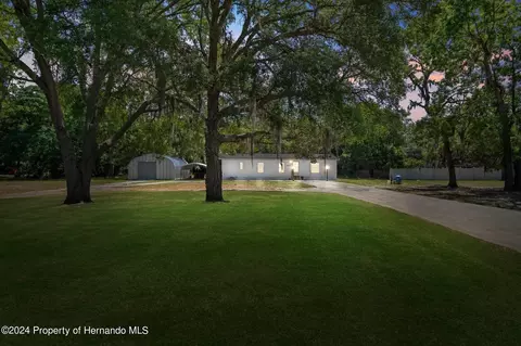 18154 Scooter Ct, Shady Hills, FL 34610