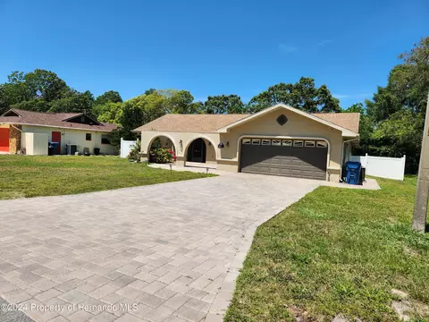 8089 Pagoda Dr, Spring Hill, FL 34606