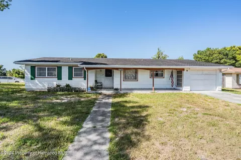 9356 Chase St, Spring Hill, FL 34606