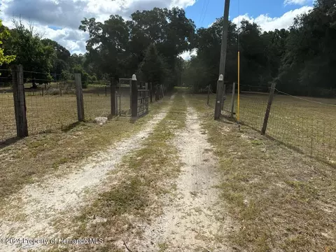11383 S Greenfield Ave, Floral City, FL 34436