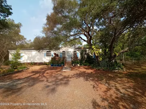 3317 Oakridge Dr, Spring Hill, FL 34606
