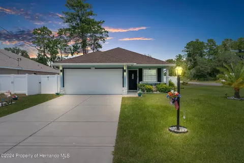8017 Navajo Trl, Spring Hill, FL 34606
