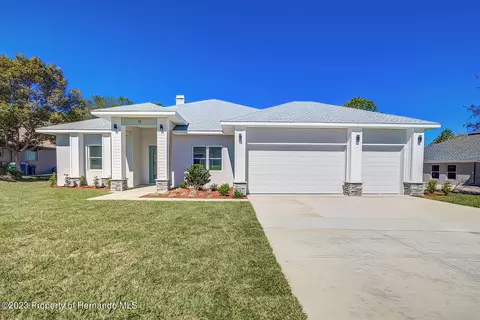 8 Hibiscus Ct, Homosassa, FL 34446