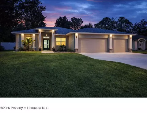 8 Hibiscus Ct, Homosassa, FL 34446