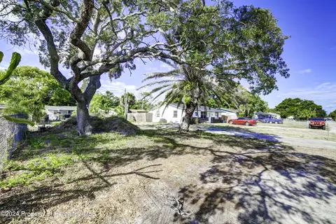 7200 Florestate Dr, Hudson, FL 34667