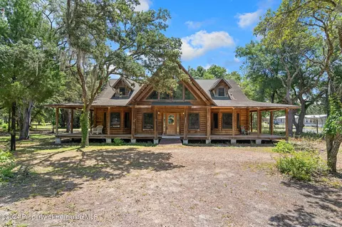 9438 Rockbay Rd, Brooksville, FL 34601