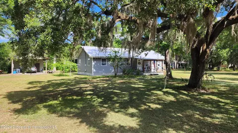 142 Daisy St, Inglis, FL 34449