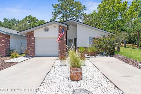 26 Jamaica St, Homosassa, FL 34446