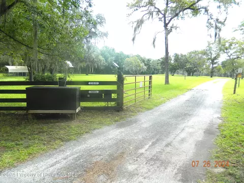 25833 Haddon Rd, Brooksville, FL 34601