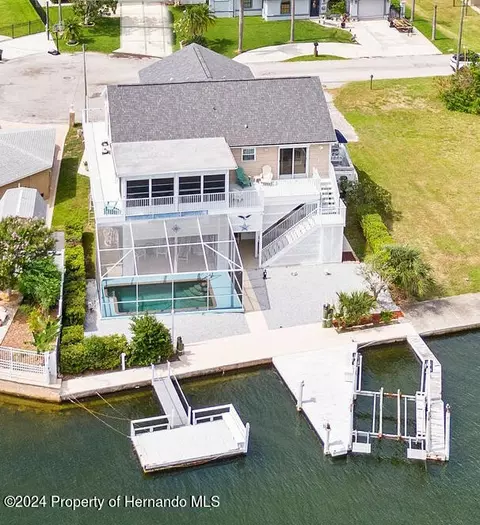 6412 Yvette Dr, Hudson, FL 34667