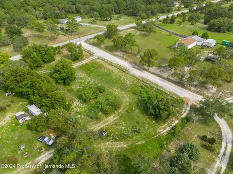 12027 Sunshine Grove Rd, Brooksville, FL 34614