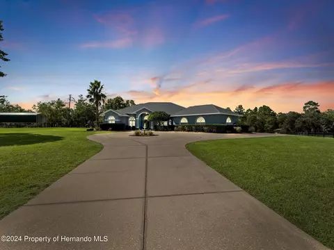 6742 W Sentinel Post Path, Beverly Hills, FL 34465