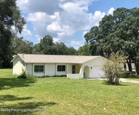 18533 Floralton Dr, Spring Hill, FL 34610