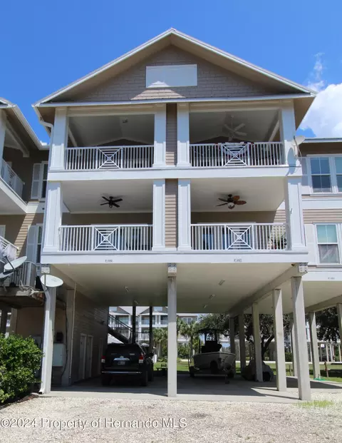 221 3rd Ave E #F-102, Horseshoe Beach, FL 32648