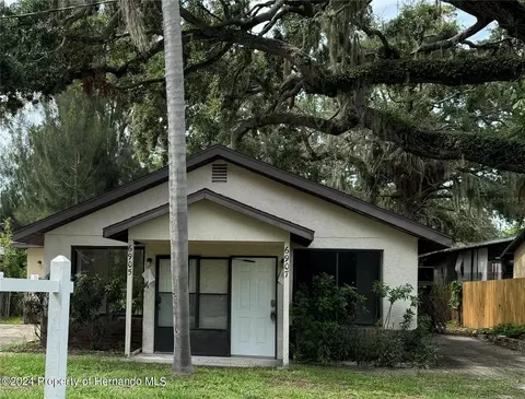 6905-6907 Hudson Ave, Hudson, FL 34667