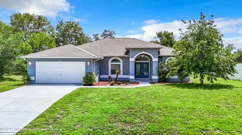 7440 Blackbird Ave, Weeki Wachee, FL 34613