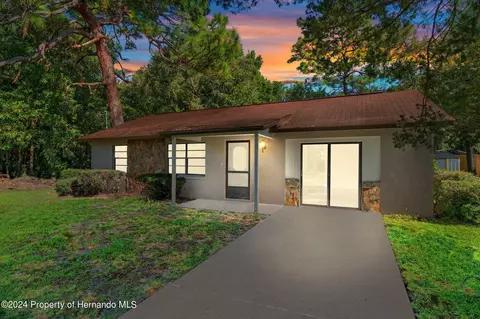7205 Village Dr, Homosassa, FL 34446