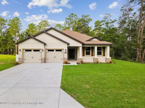 17 Lone Pine St, Homosassa, FL 34446