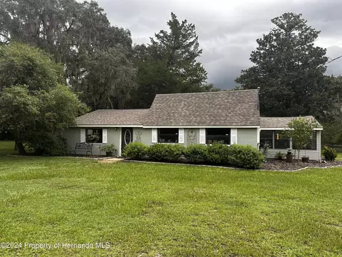 16124 Pawnee Dr, Brooksville, FL 34601