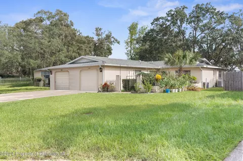 7478 Mead Dr, Spring Hill, FL 34606