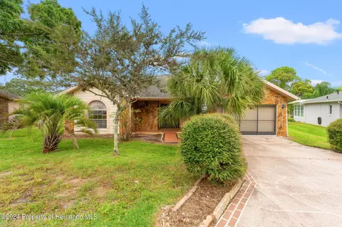 7075 Pond View Ct, Spring Hill, FL 34606