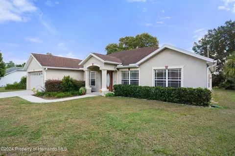 12161 Cavern Rd, Spring Hill, FL 34609 photo 1