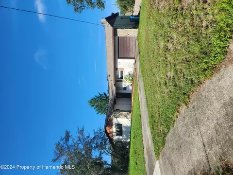 5237 Deltona Blvd, Spring Hill, FL 34606