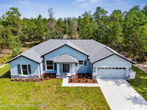38 Lone Pine St, Homosassa, FL 34446