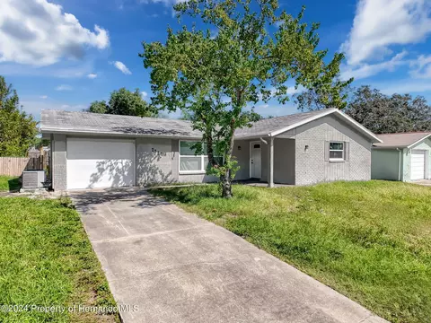 7227 Sandalwood Dr, Port Richey, FL 34668