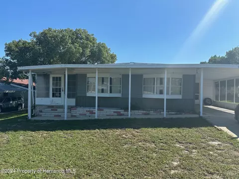 7312 Score St, Brooksville, FL 34613