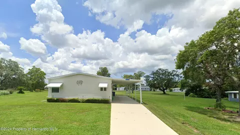 8127 Baycrest Dr, Brooksville, FL 34613