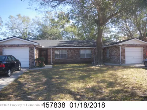 1284 Markham Ave, Spring Hill, FL 34606