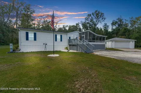 13477 Brooksville Rock Rd, Weeki Wachee, FL 34614