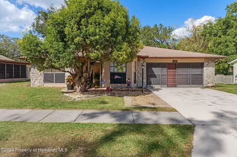 7527 Riverdale Dr, New Port Richey, FL 34653