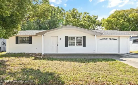 7240 Nova Scotia Dr, Port Richey, FL 34668
