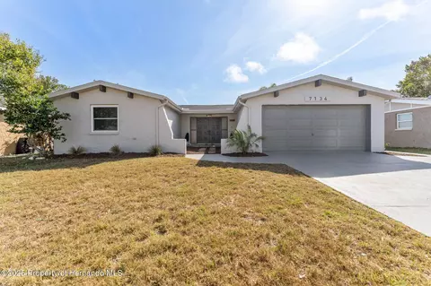 7134 King Arthur Dr, Port Richey, FL 34668