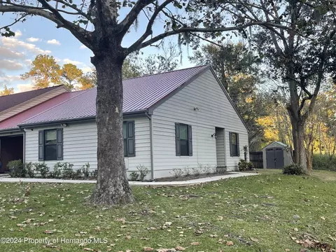 831 Village Dr, Brooksville, FL 34601