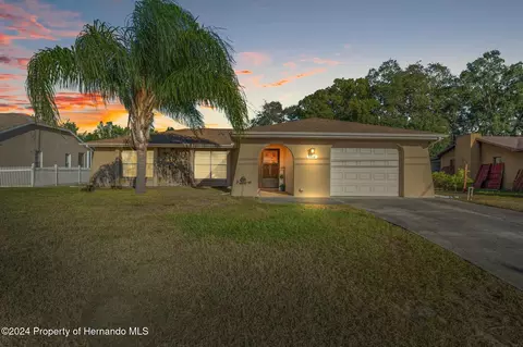 1212 Newcomb Ave, Spring Hill, FL 34608