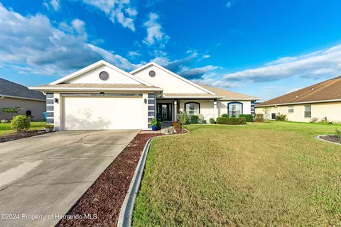 6887 Wirevine Dr, Brooksville, FL 34602