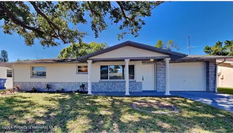 8709 Robilina Rd, Port Richey, FL 34668