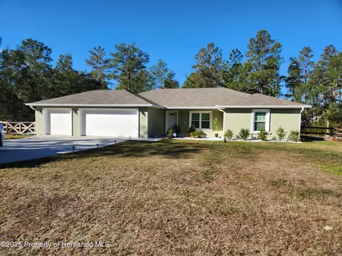 6740 N Hazelwood Dr, Citrus Springs, FL 34433